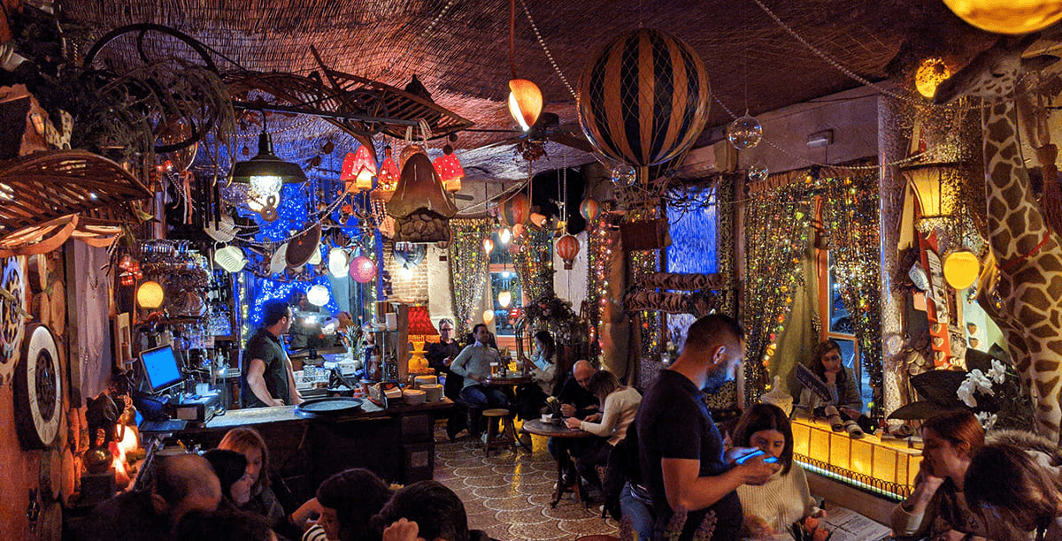 El Jardín Secreto: o café mais decorado de Madri