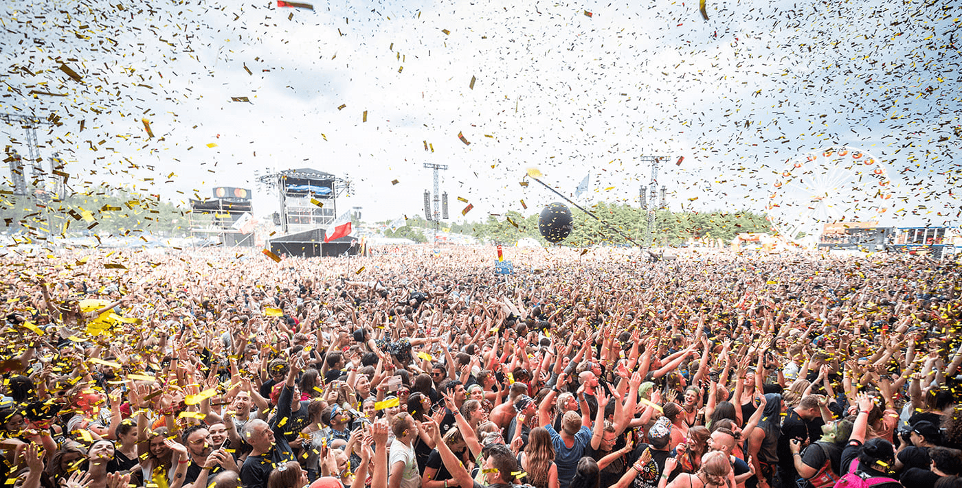 O público festejando no Pol'and'Rock