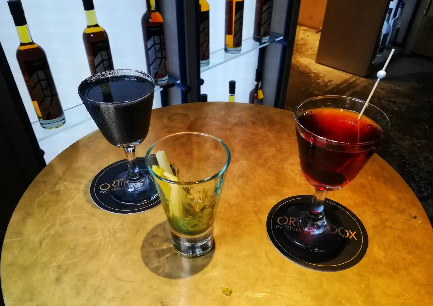 Coquetéis no Orthodox Bar