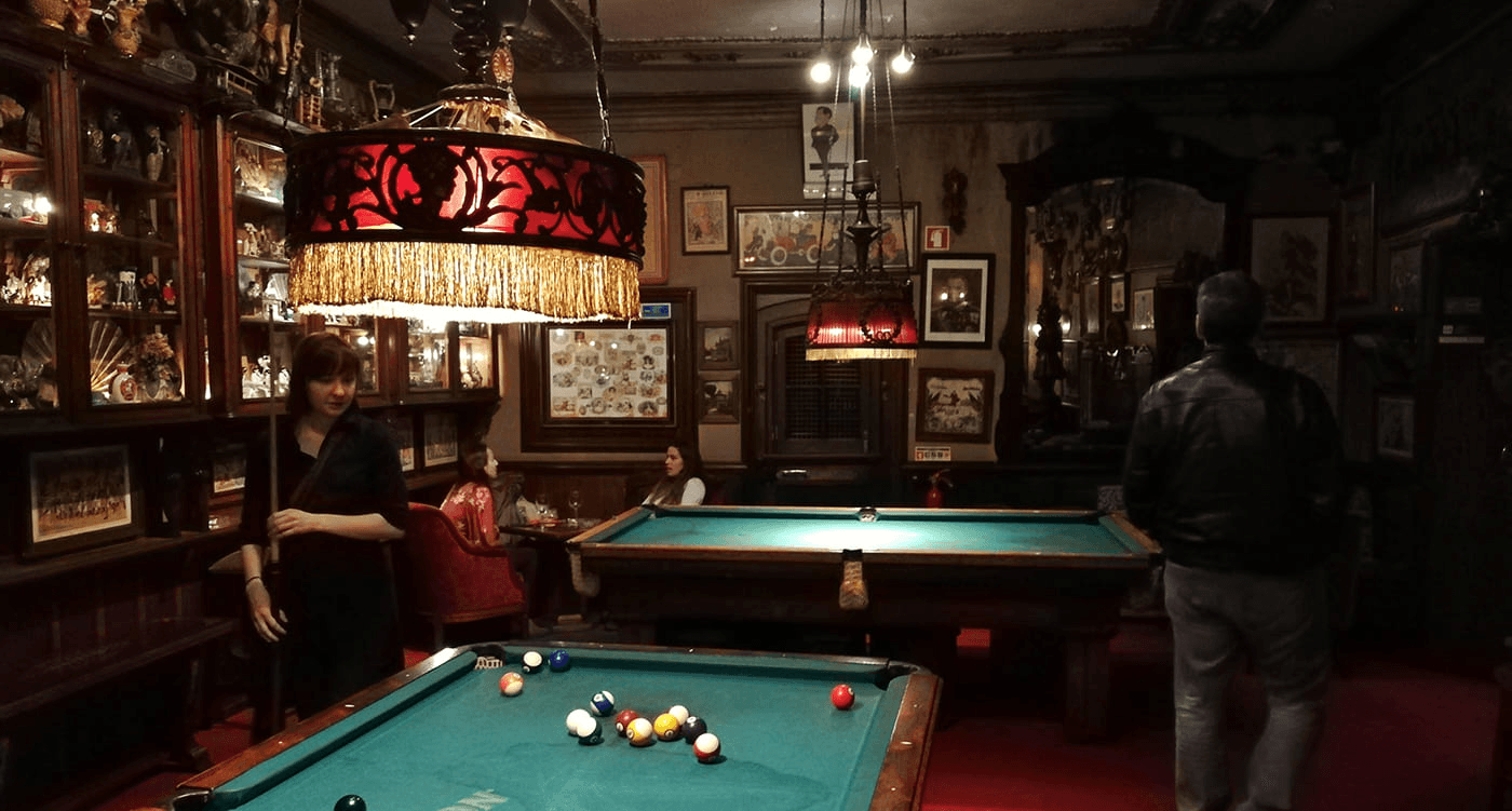 Pavilhão Chinês: um bar que poderia ser um museu